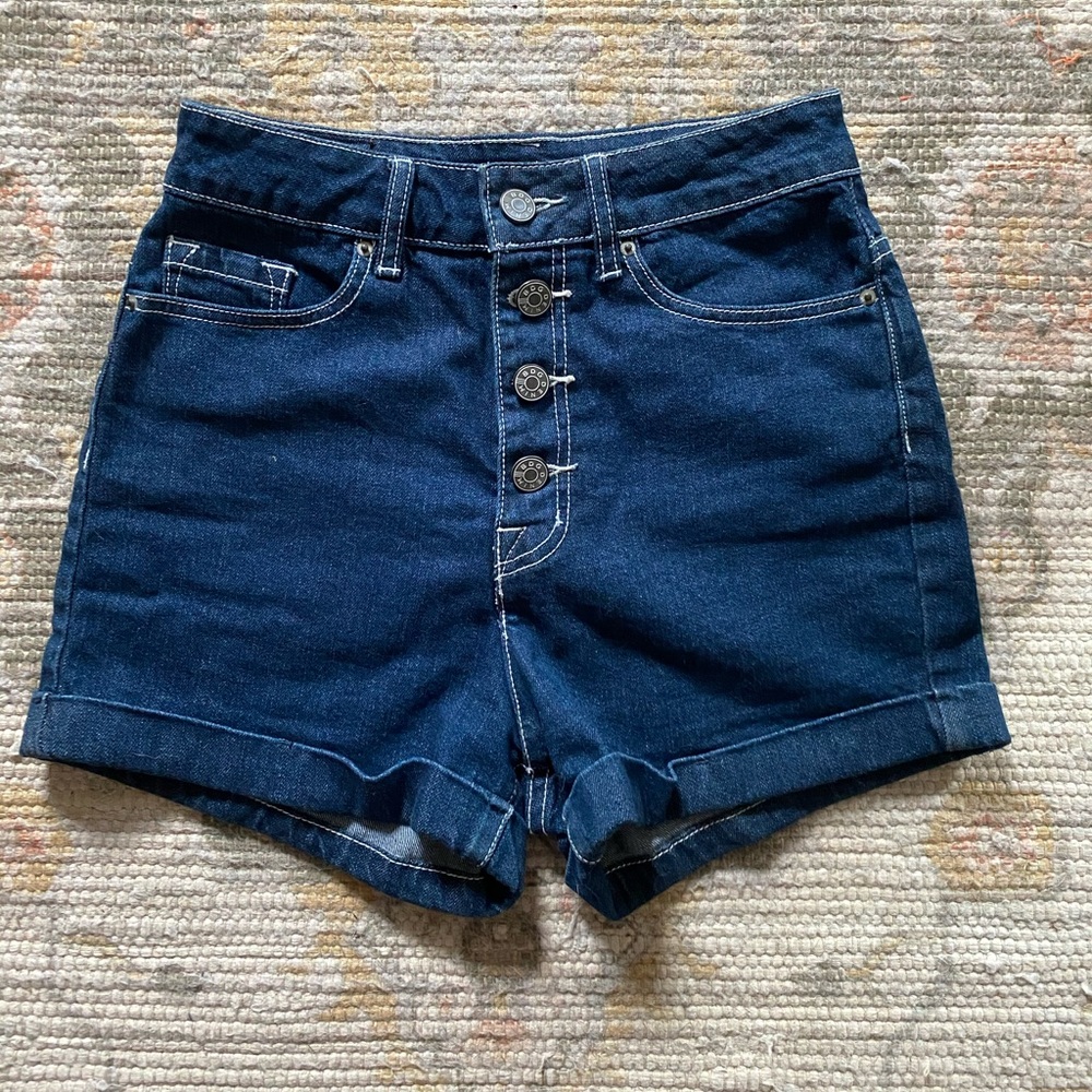 High rise buttoned denim shorts